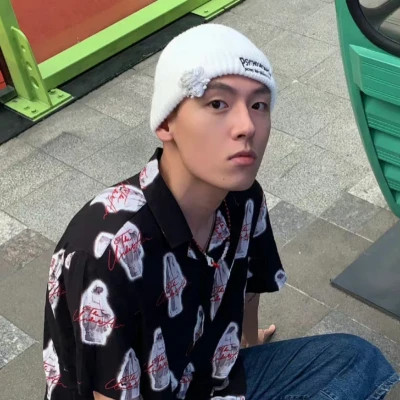 QQ头像男真人2025