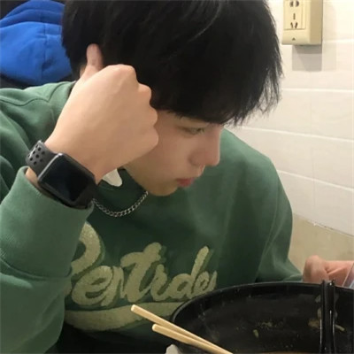 QQ头像男真人2025