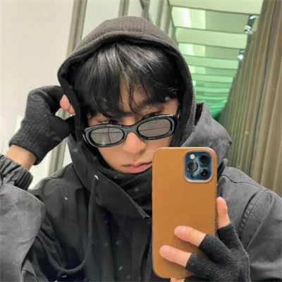 2025头像最新版的男生真人