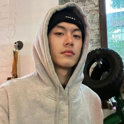 2025高级感真人的男生头像
