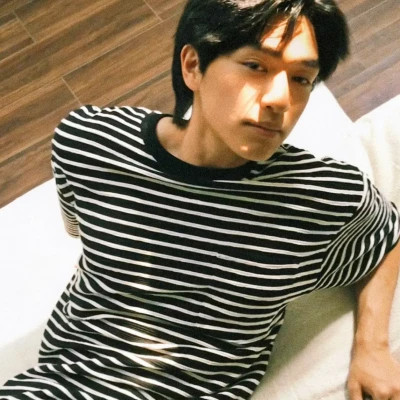 2025ins风男生头像真人