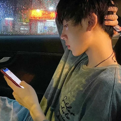 2025ins风男生头像真人