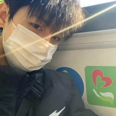 头像2025最新款男生真人