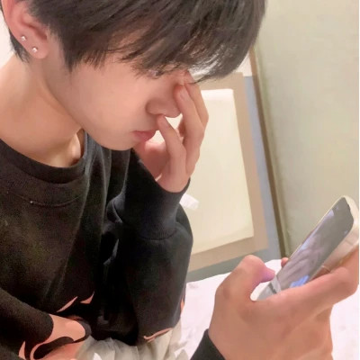 头像2025最新款男生真人