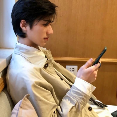 2025最新款男生真人头像