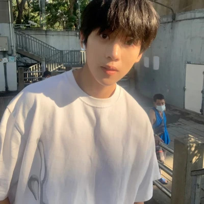 2025头像男最新版的真人