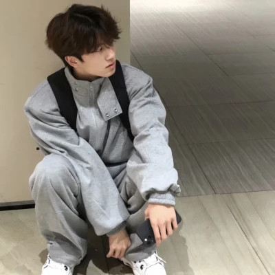 2025头像男最新版的真人