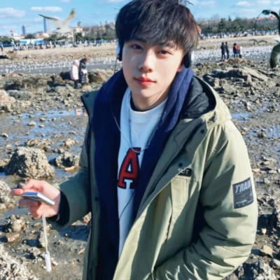 2025头像男最新版的真人