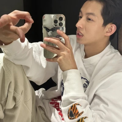 2025头像男最新版的真人
