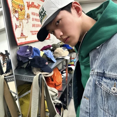 2025年男头真人霸气