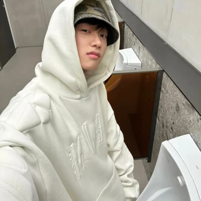 2025潮流又好看的男生头像