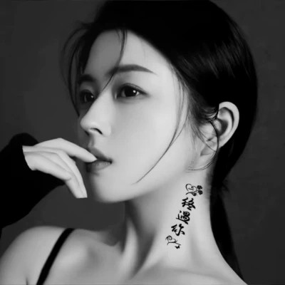 黑白情侣头像一男一女分开