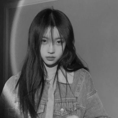 情侣头像一男一女分开黑白