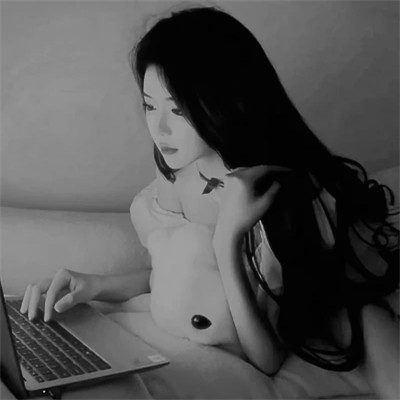 情侣头像一男一女分开黑白