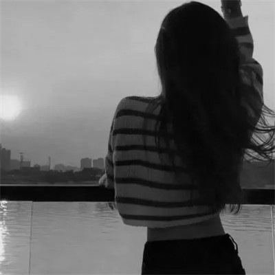 黑白真人情侣头像图集一男一女