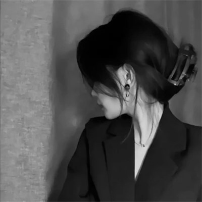 黑白真人情侣头像图集一男一女