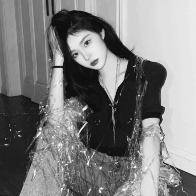 黑白真人情侣头像图集一男一女