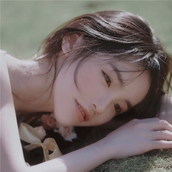 2025最新女头像唯美图片高清