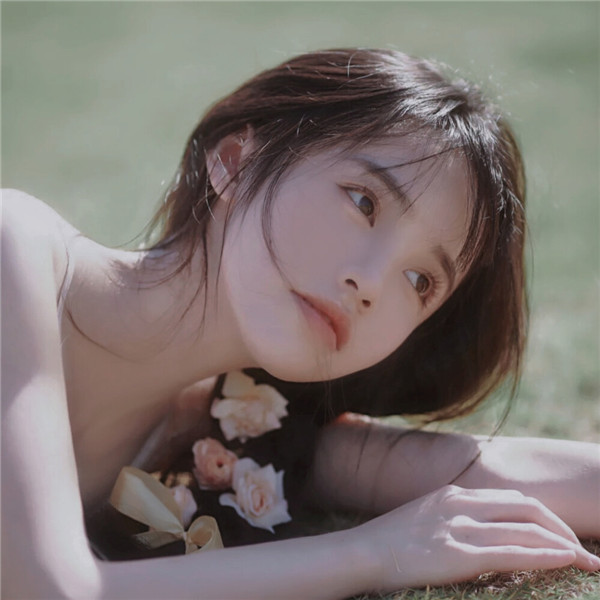 2025最新女头像唯美图片高清