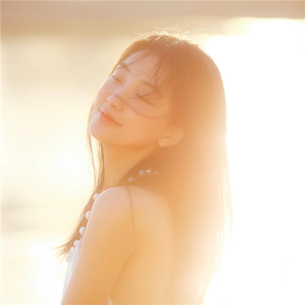 2025最新女头像唯美图片高清