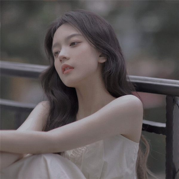 2025最新女头像唯美图片高清