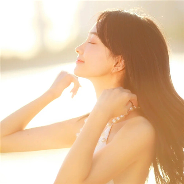 2025最新女头像唯美图片高清