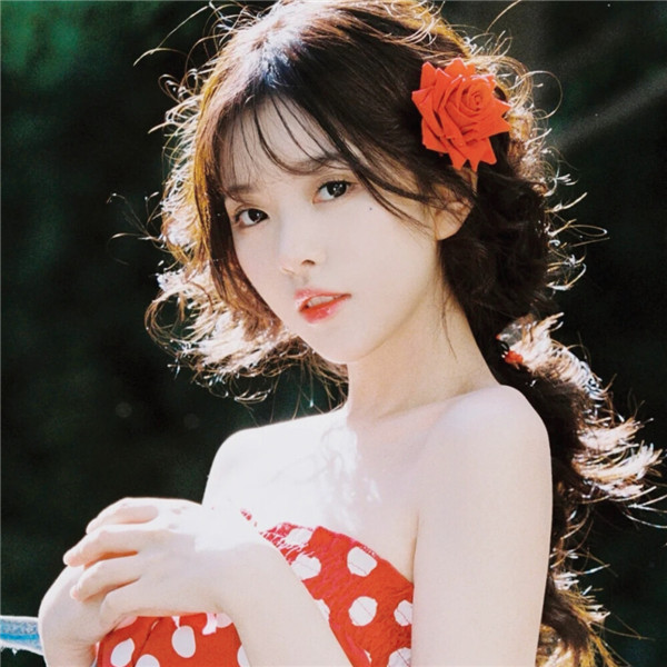 2025最新女头像唯美图片高清
