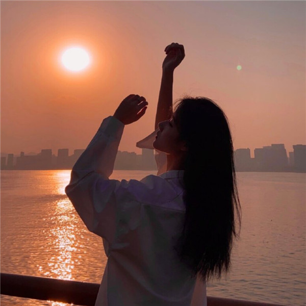 2025气质女头像唯美高清图片