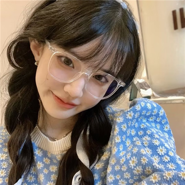 2025气质女头像唯美高清图片