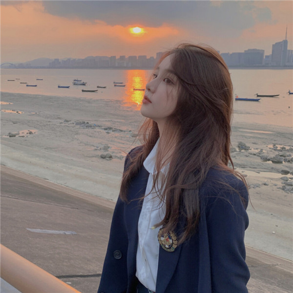 2025气质女头像唯美高清图片