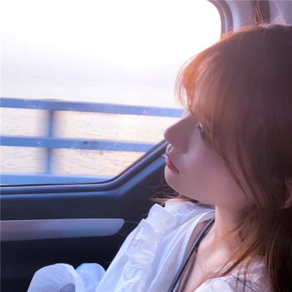 2025气质女头像唯美高清图片