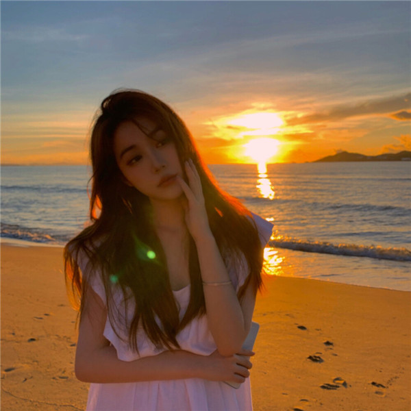 2025气质女头像唯美高清图片