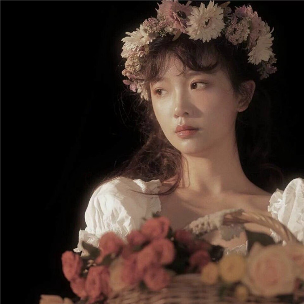 2025爆款头像唯美女生高清图片