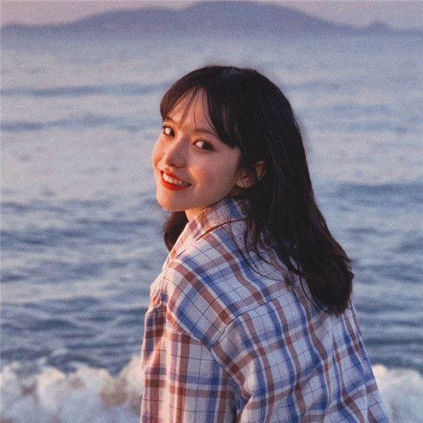 2025爆款头像唯美女生高清图片