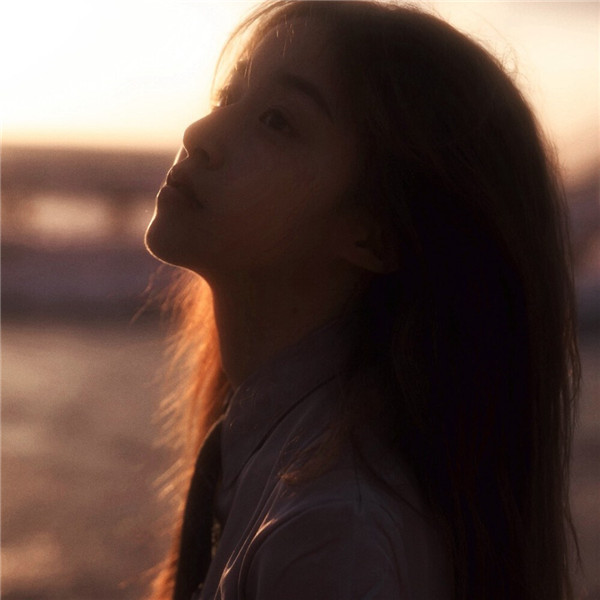 2025爆款头像唯美女生高清图片