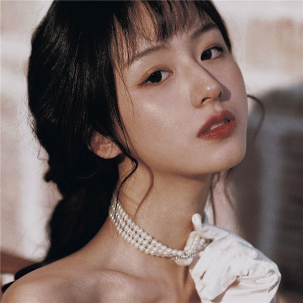 2025爆款头像唯美女生高清图片