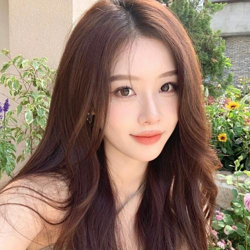 2025最火爆的微信头像女
