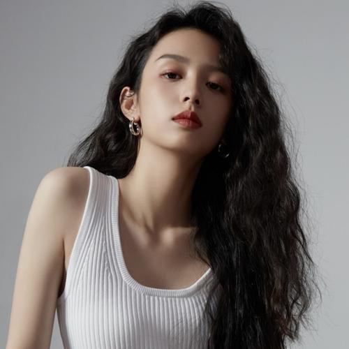 2025最火爆的微信头像女