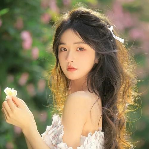女生2025年最火微信头像图片