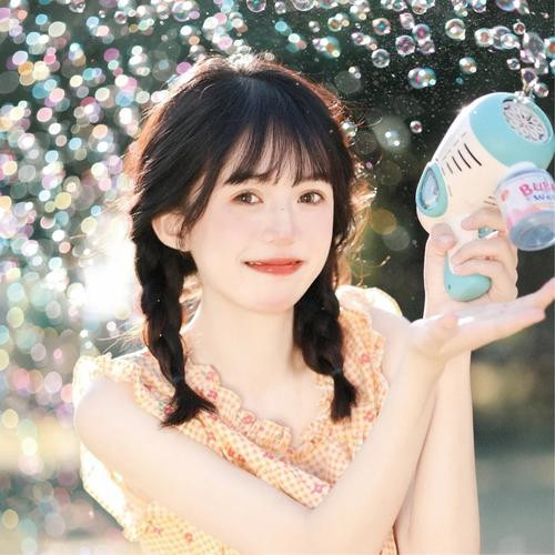 2025最流行微信头像女