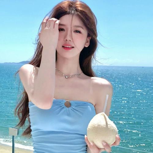 2025最流行微信头像女