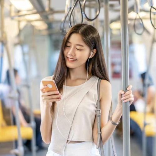 2025年最新美女微信头像图片