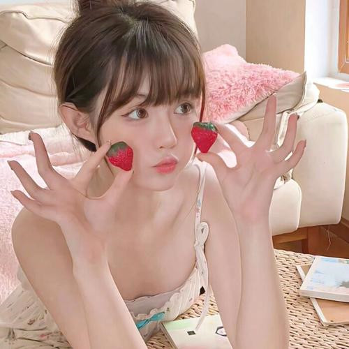 2025年最新美女微信头像图片