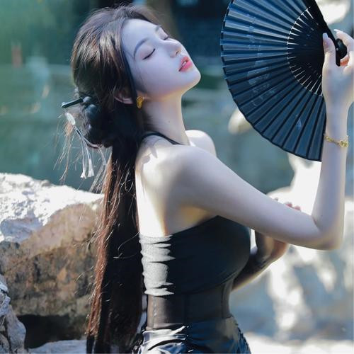微信头像女独特2025