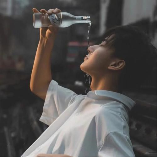 网上2025男生最火头像图片