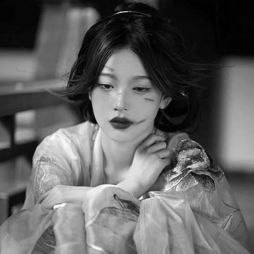 古风黑白高级女头真人图片