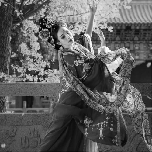 古风黑白高级女头真人图片