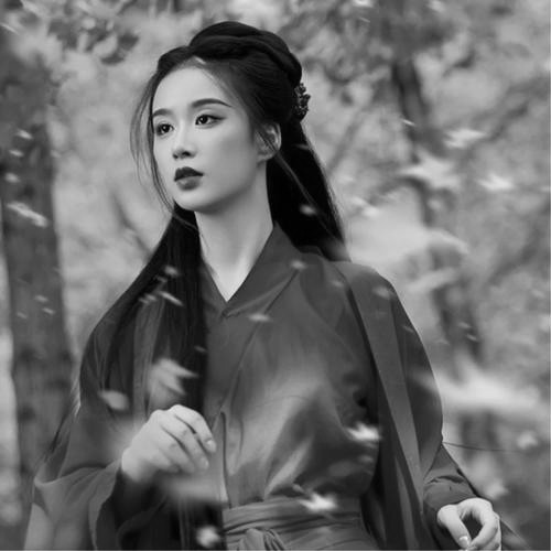 古风黑白高级女头真人图片