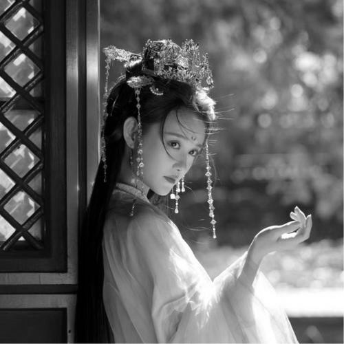 古风黑白高级女头真人图片