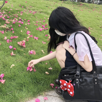 高级感头像女不露脸真人照片